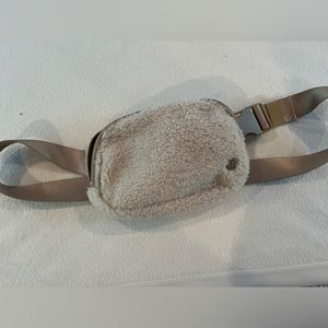 Lululemon Sherpa Belt Bag